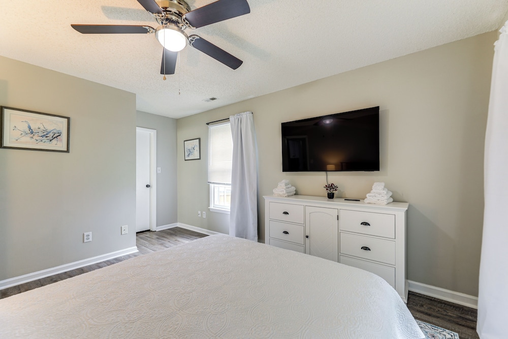 Jacksonville Home By Camp Lejeune, Beaches & More!