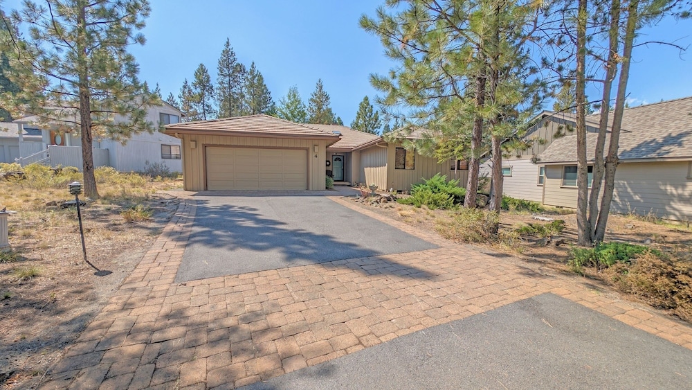 Big Leaf 4 3 Bedroom Home