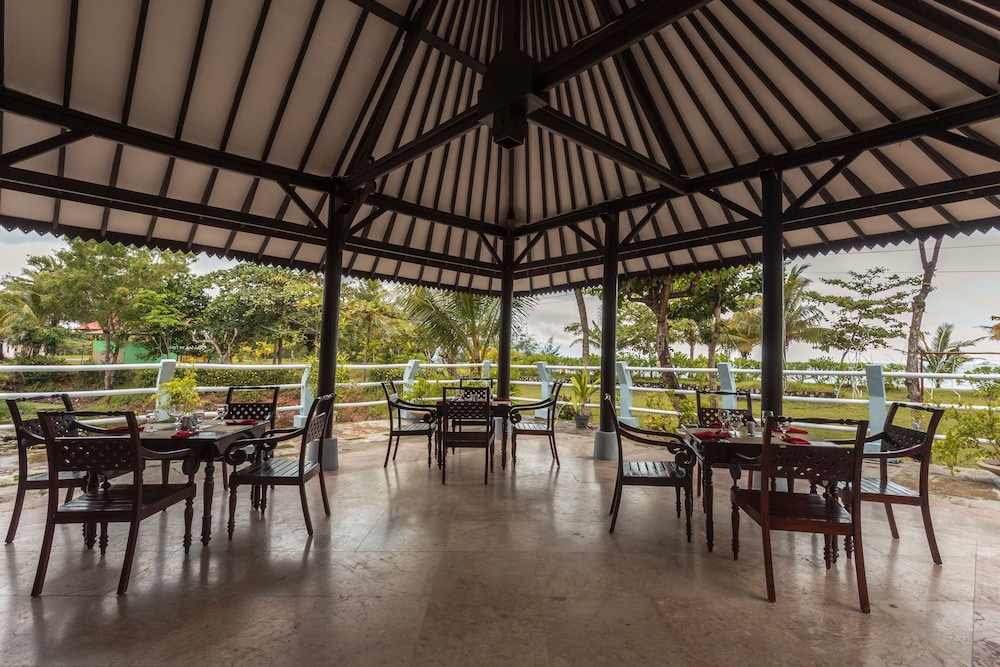 lorin beach resort belitung