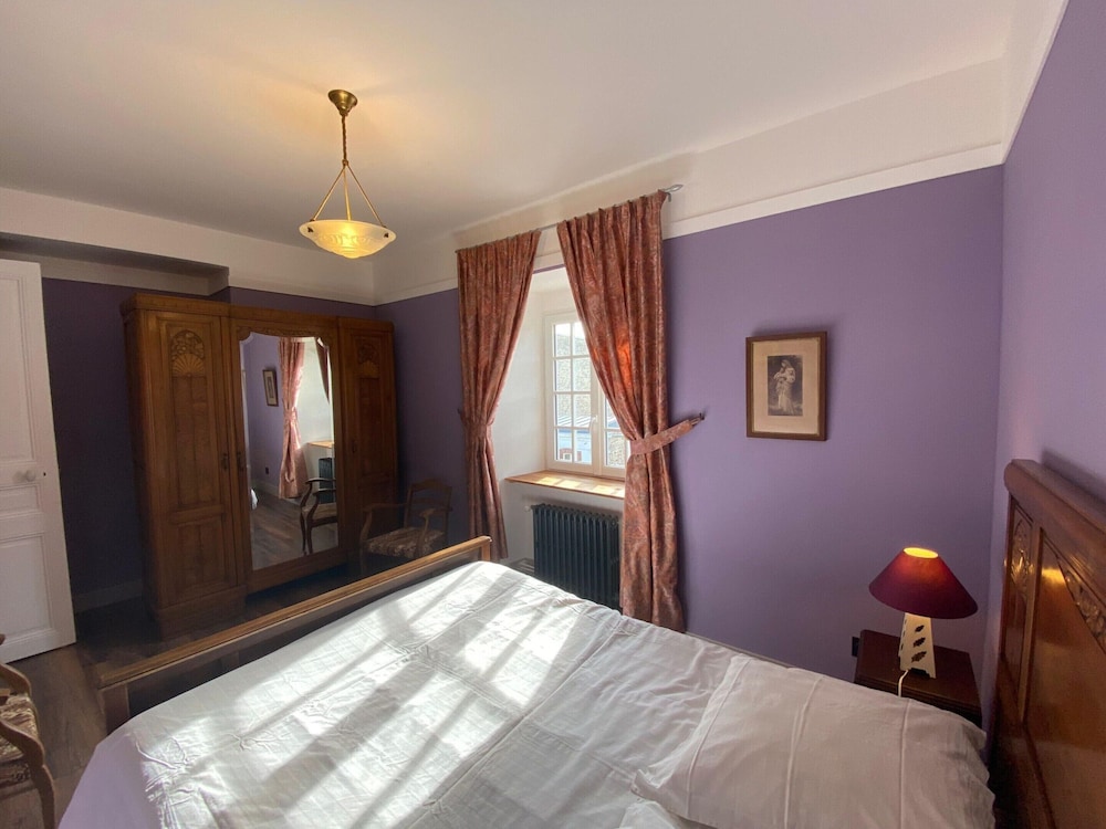 Comfortable Apartment in the Elegant Manor House