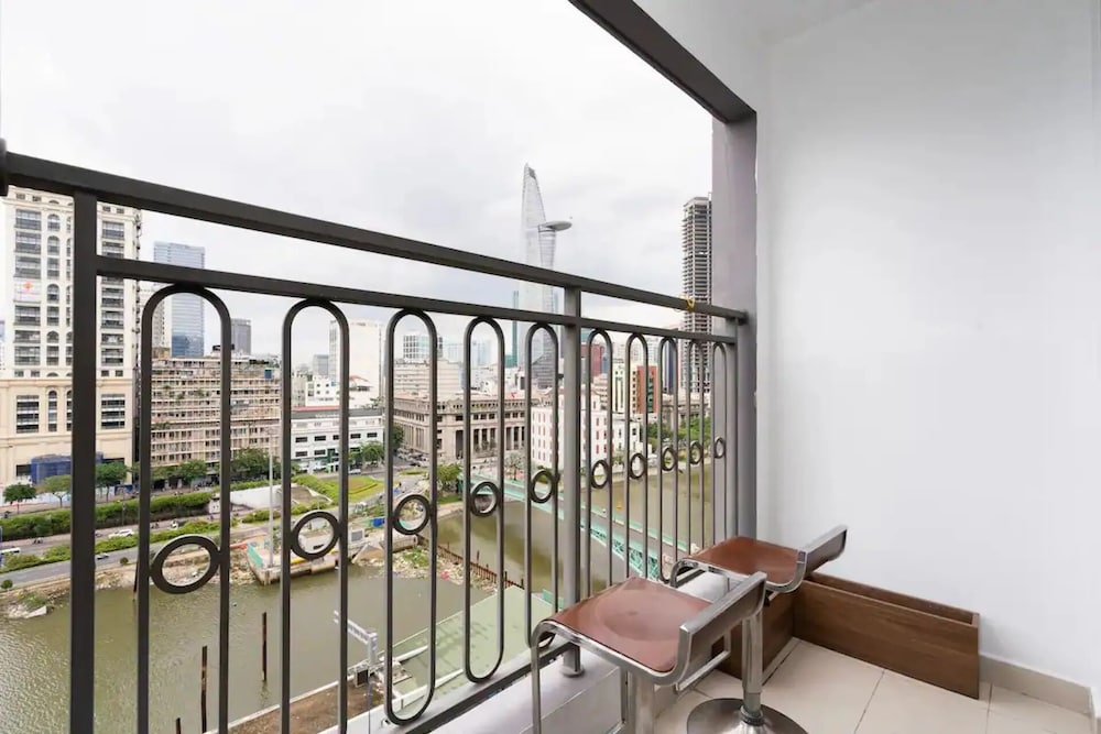 Prestige Saigon Royal - Modern Apartment