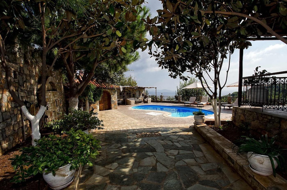 Vatellis Villas