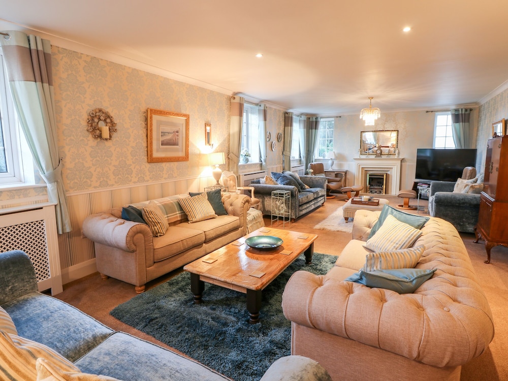 Yardley Manor