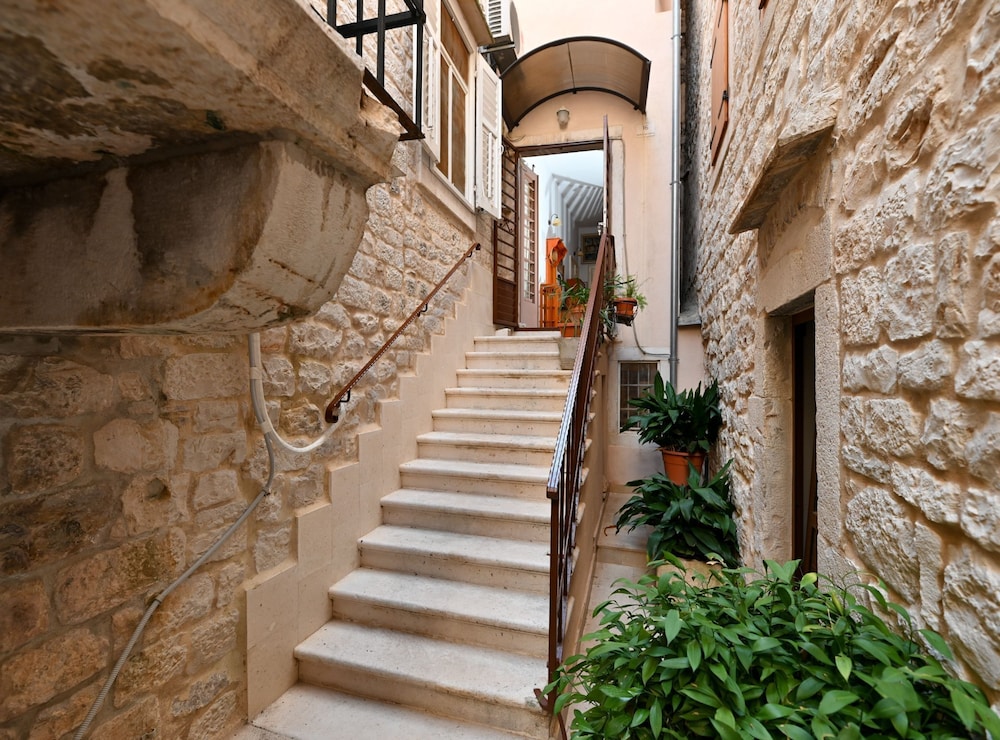 Palace Andreis