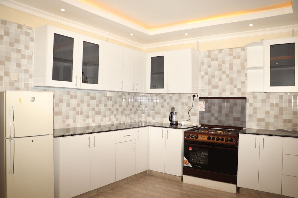 The Meru Manor is a Great Home set in Meru Town view 4