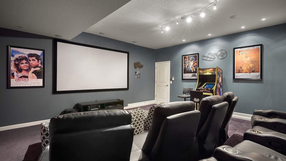 Championsgate Resort 6 Bedroom Private Pool Home with Theater 6 Home