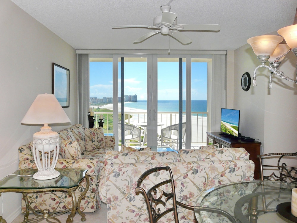 Sunny Beachfront Condo With Pool and Sw-facing Balcony