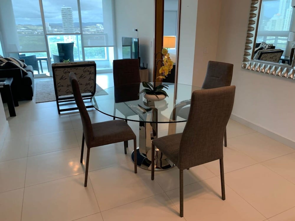 Garden Cafe I Spacious 1 Bed Apt With Park View