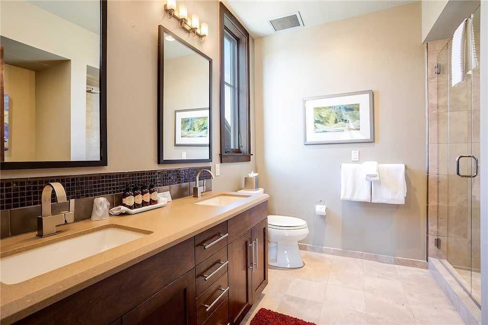 Howelsen Place H307a - Property Image 7