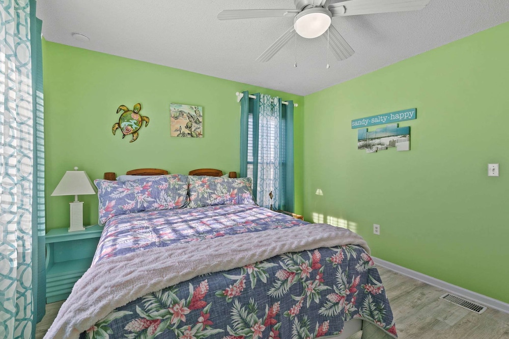 Spacious 2BR Condo With Pool Steps From the Beach