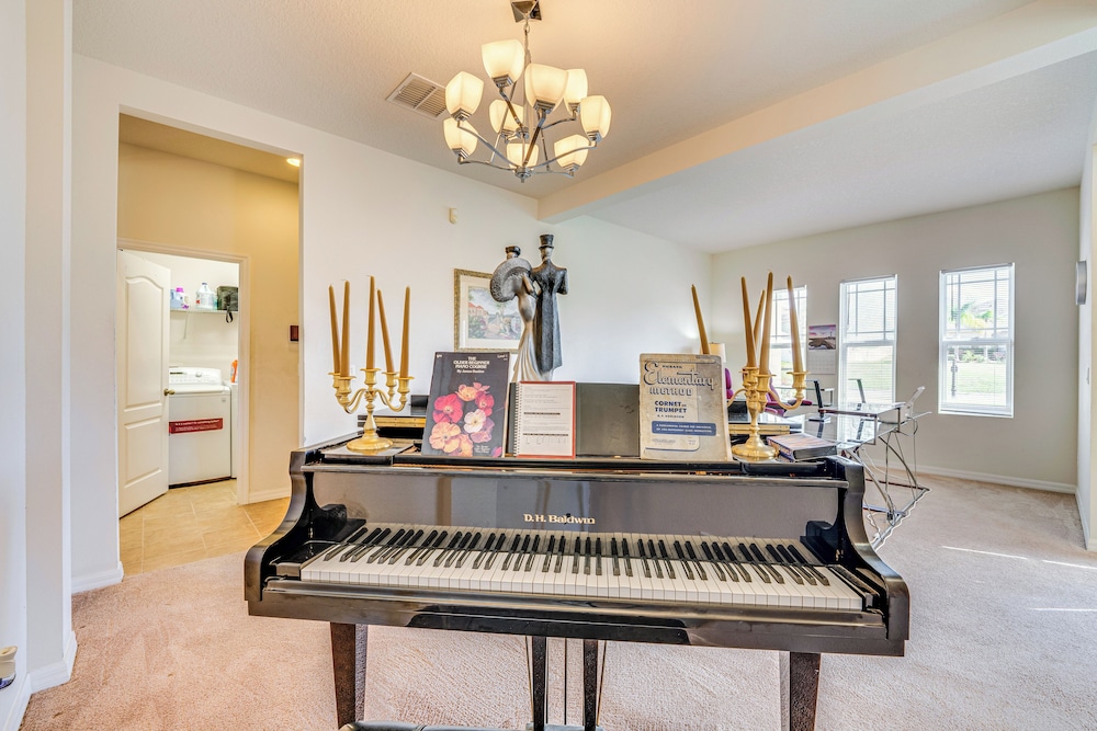 5 Mi to Dtwn Clermont: Family Home w/ Water Views!