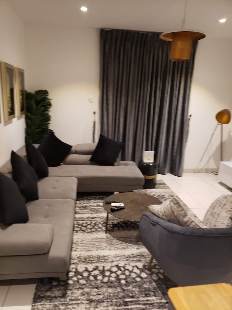 EBS LEGENDSTwo bedroom duplex