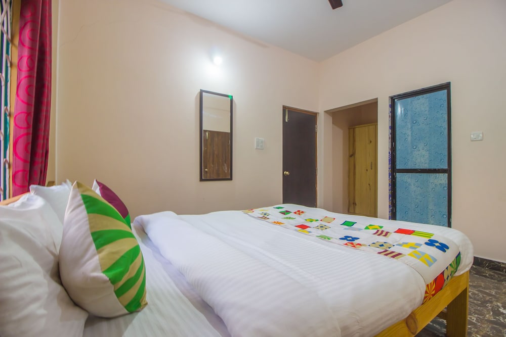 OYO 19350 Home Spacious 1BHK Candolim view 3