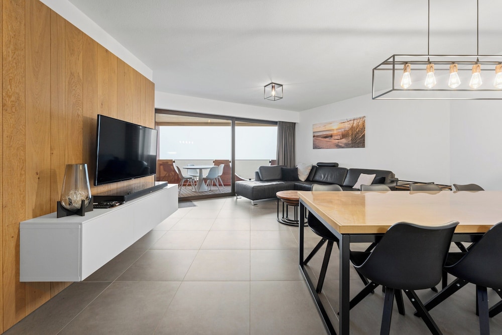 Pretty Apartment With sea View