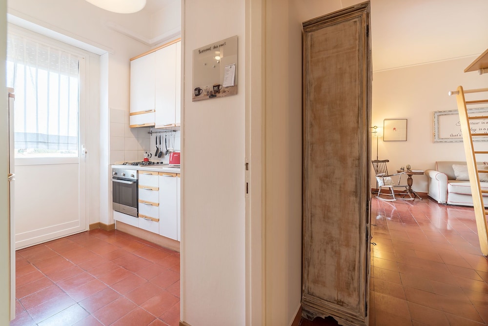The Quietest Corner of Trastevere, AC & Elevator