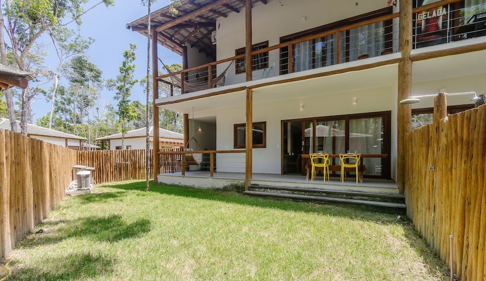 Houses in the Ecovillage D'ajuda Condominium - EVL