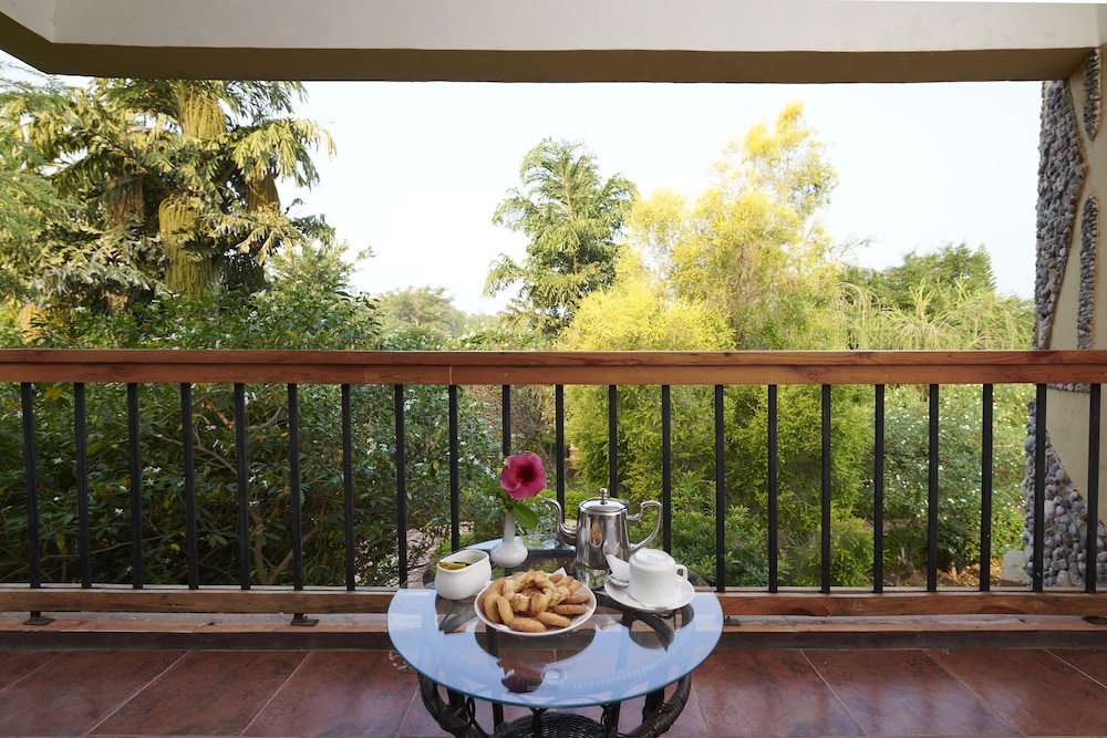 Aacorn Hideaway Resort & Spa