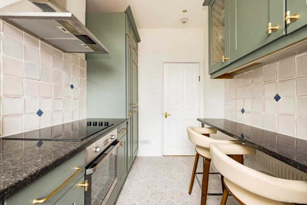 The Camden Crib - Glamorous 3bdr Flat With Study Room