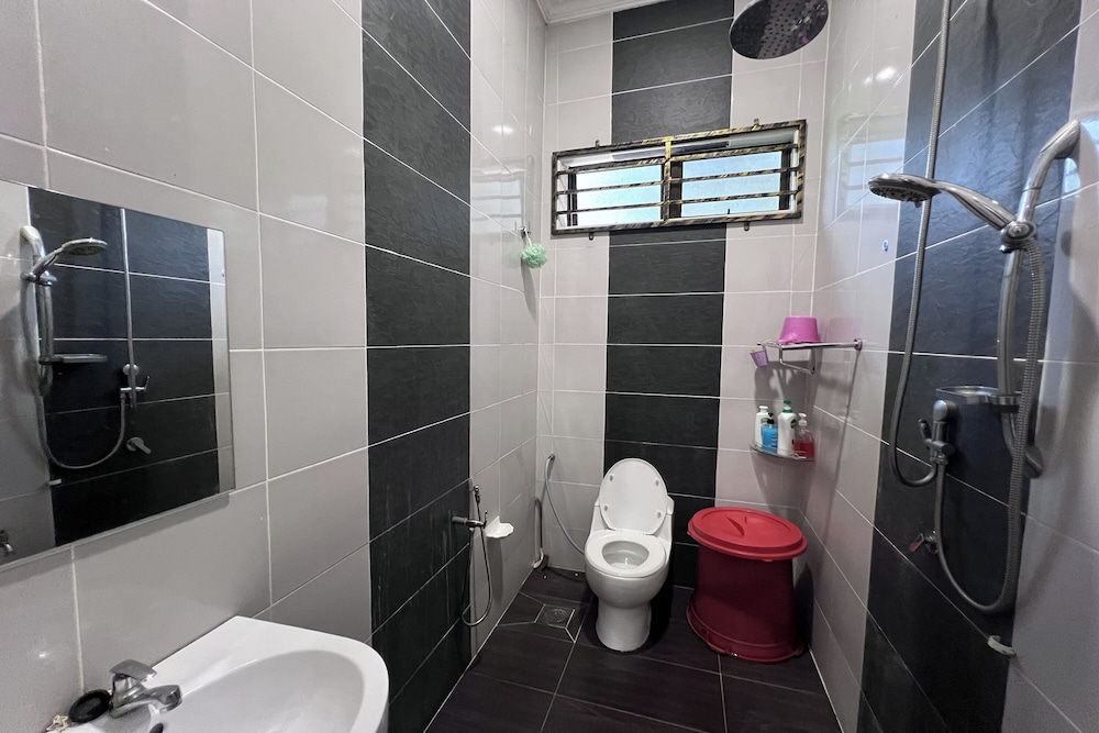 Nurbayu Villa (3 and 4 bedroom Villa) Kemaman