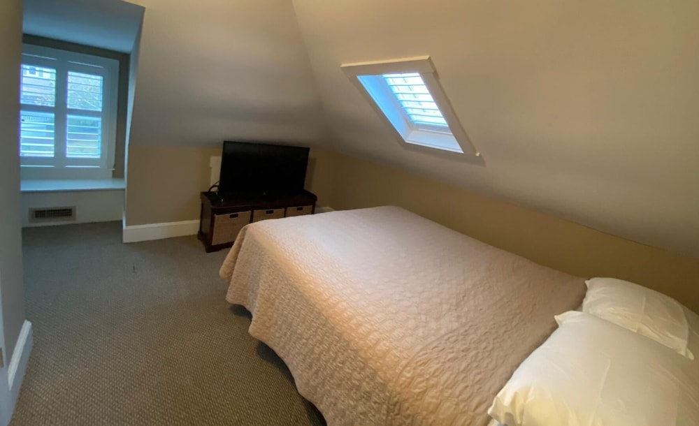 Olive Avenue 32