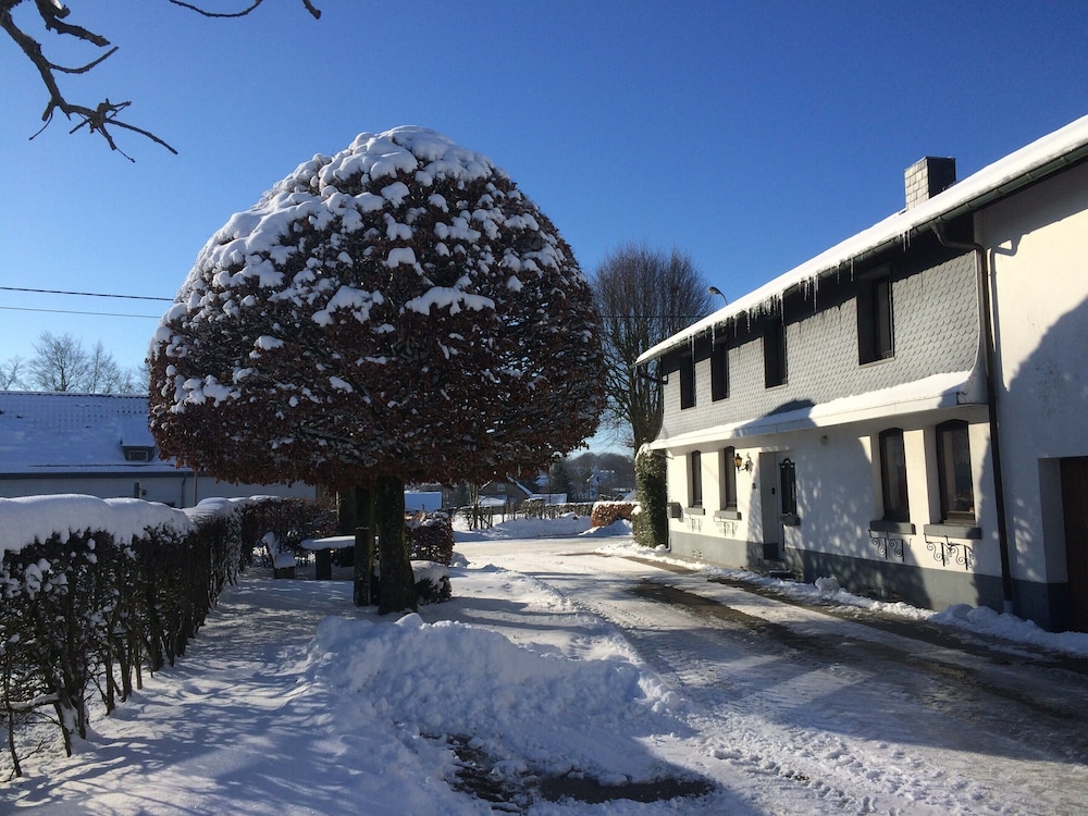 Holiday Home for 8 People in Butgenbach