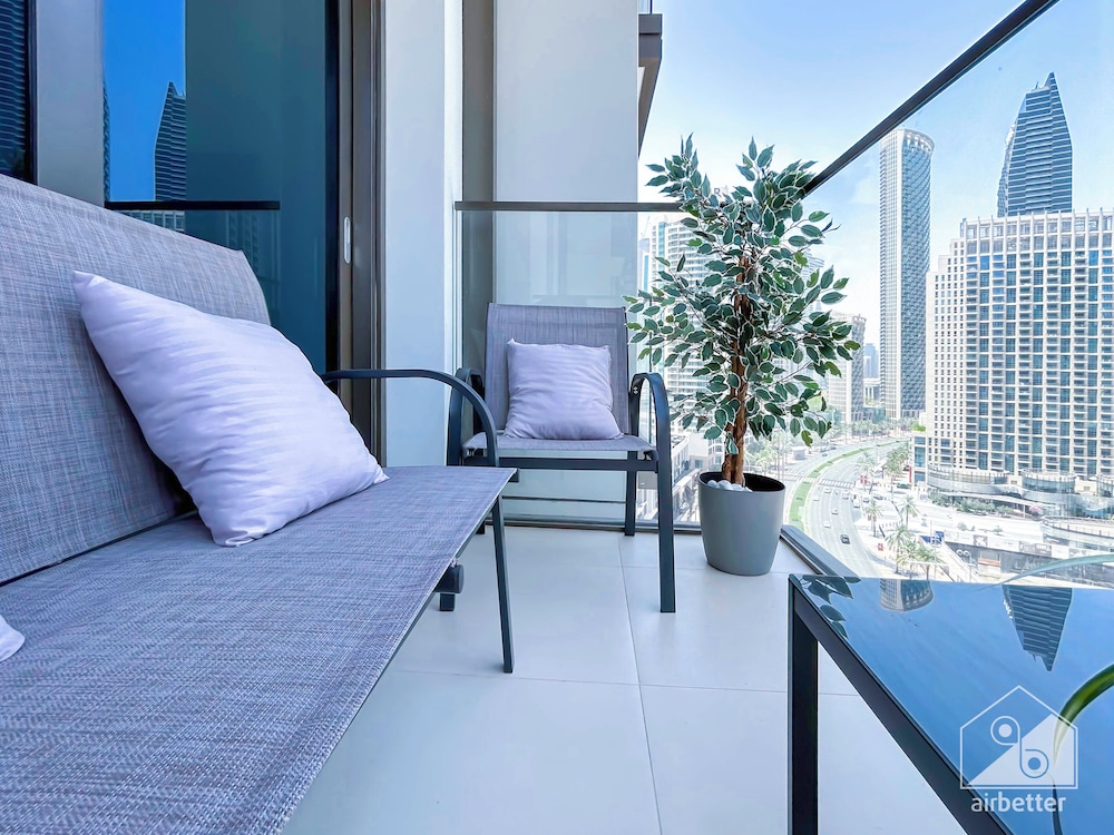 Luxury & Elegance at Burj Crown Downtown