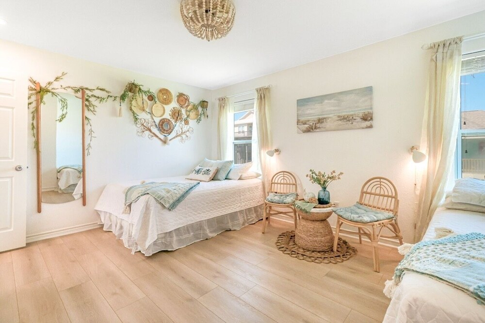 Beach'n Inn 3 Bedroom Home by RedAwning view 4
