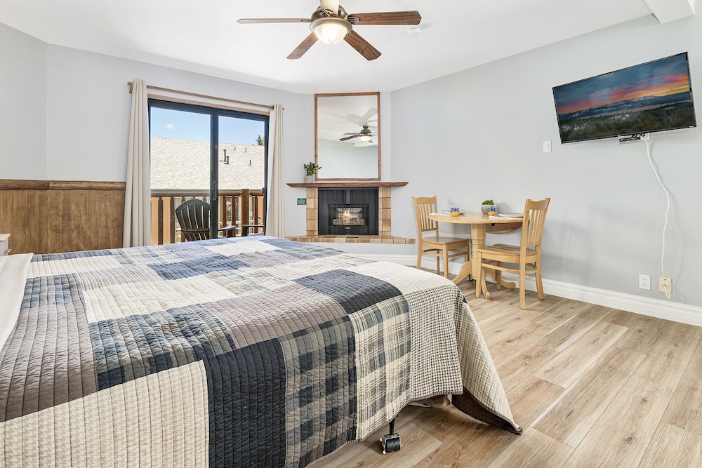 Big Bear Lakefront Lodge view 4