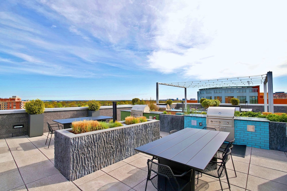 Prime Metro Proximity Condo at Clarendon