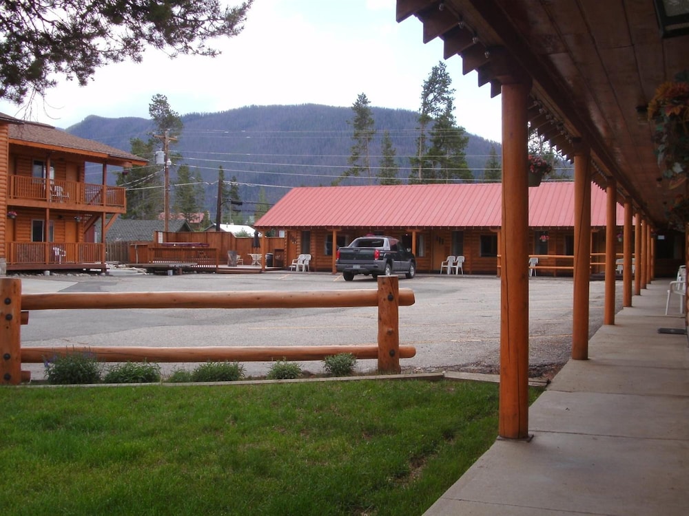 Lone Eagle Lodge - Property Image 35