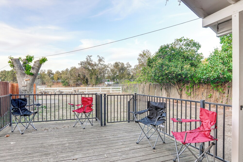 12 Mi to Folsom Historic District: Norcal Getaway
