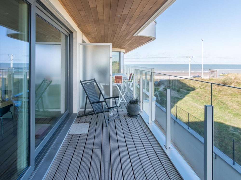 Apartment in Oostende Near Beach & Dunes