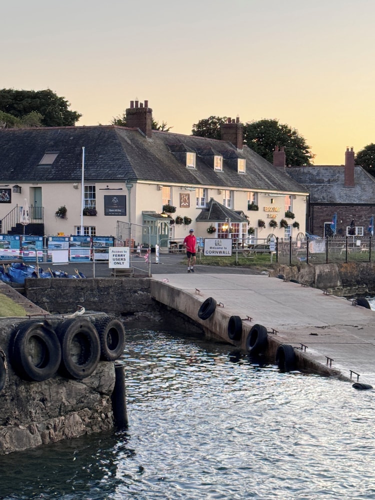 The Edgcumbe Arms view 4
