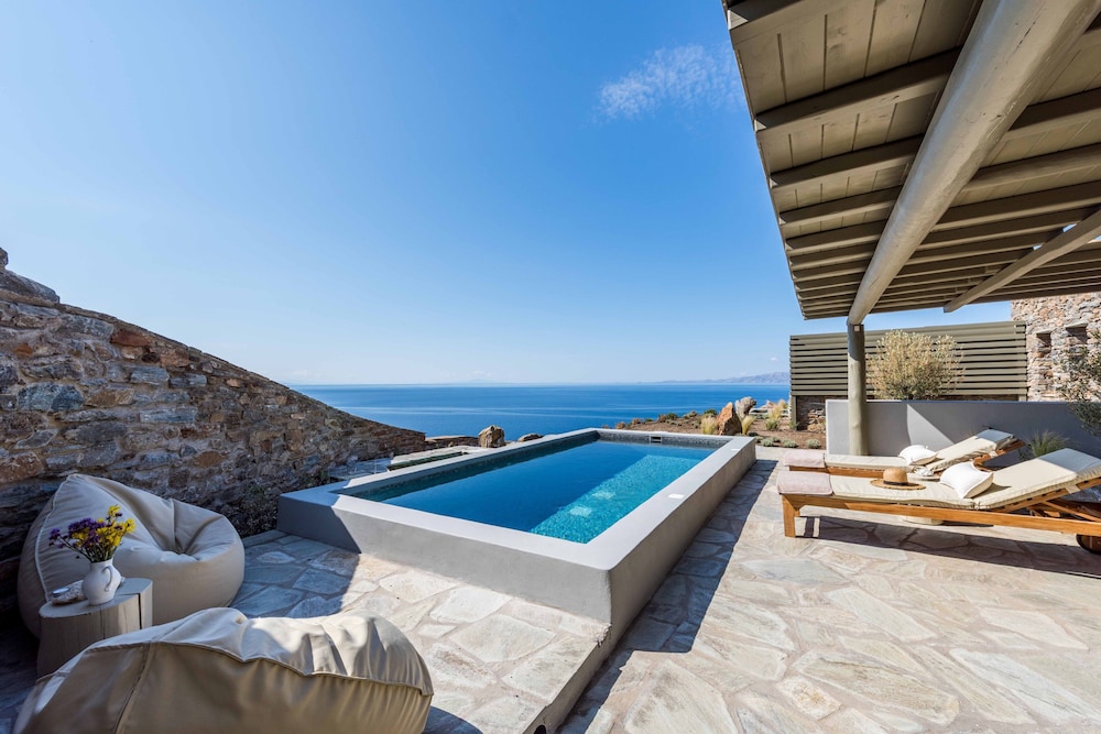 Vathi Bleu Private Villas
