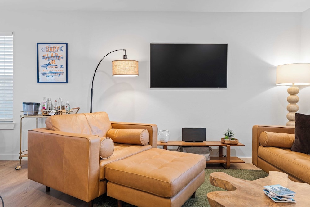 Casa Que Canta by Avantstay Private Pool, Firepit & Walkable East Austin Gem