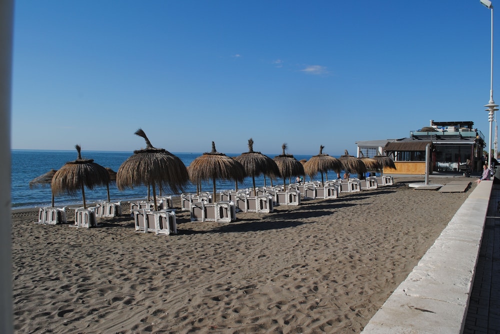 Charming Apartment Close to the Beach photo 5