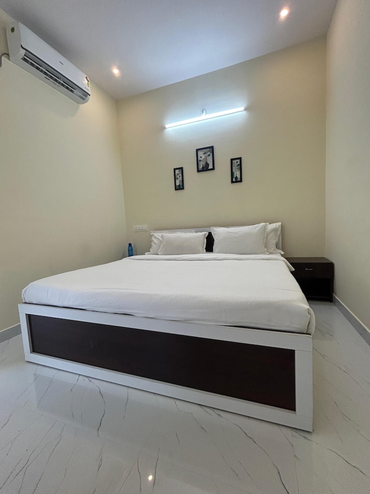 Sriram Guest House