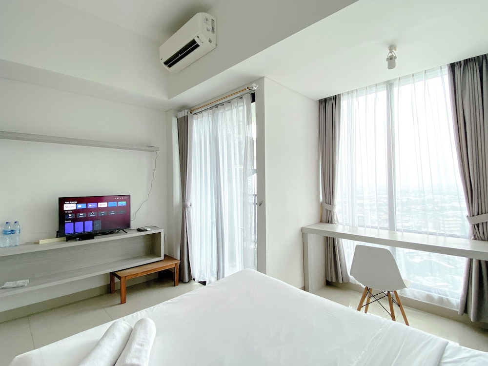 White Toned Studio At Lrt City Bekasi Apartment