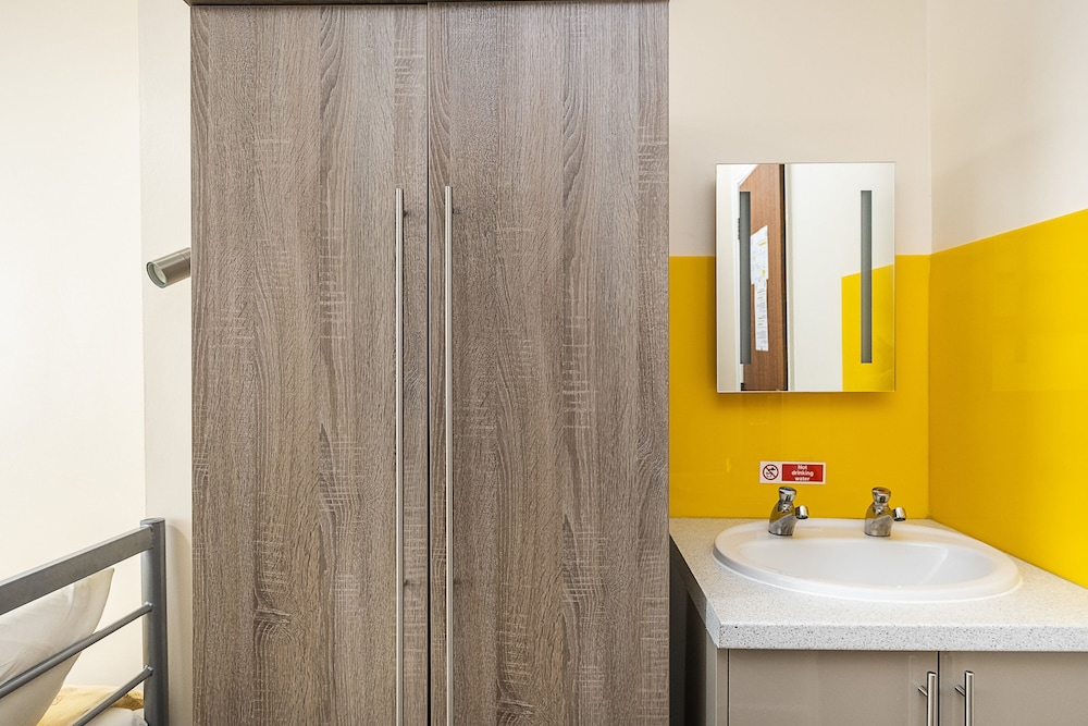 Modern Rooms - LONDON