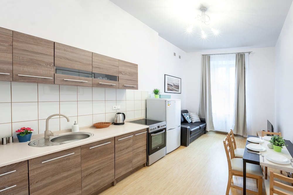 FriendHouse Apartments