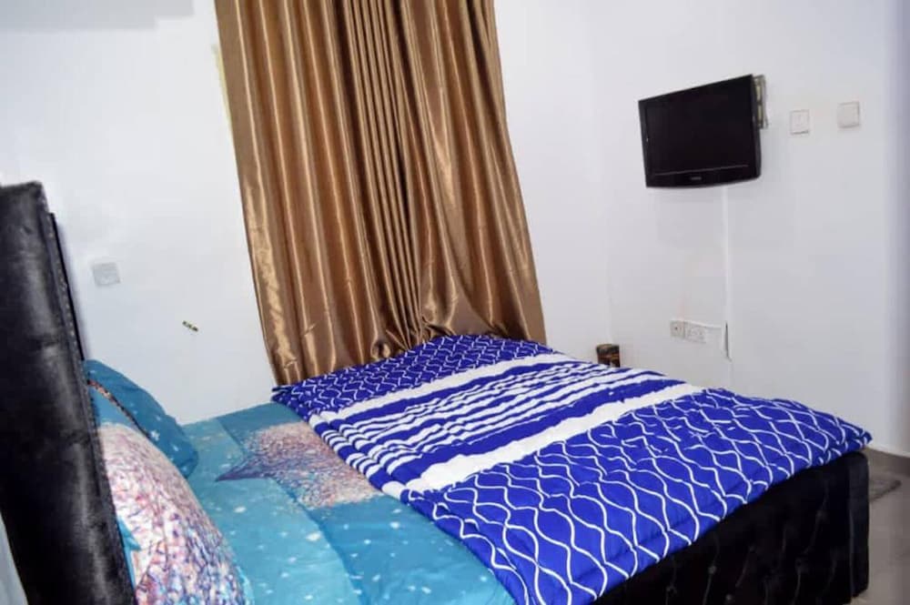 Immaculate 4-bed Apartment in Lagos view 4