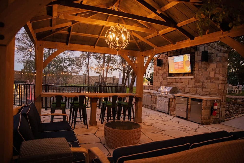 Lux Lounge 7744 Ranch Resort Austin - Cota