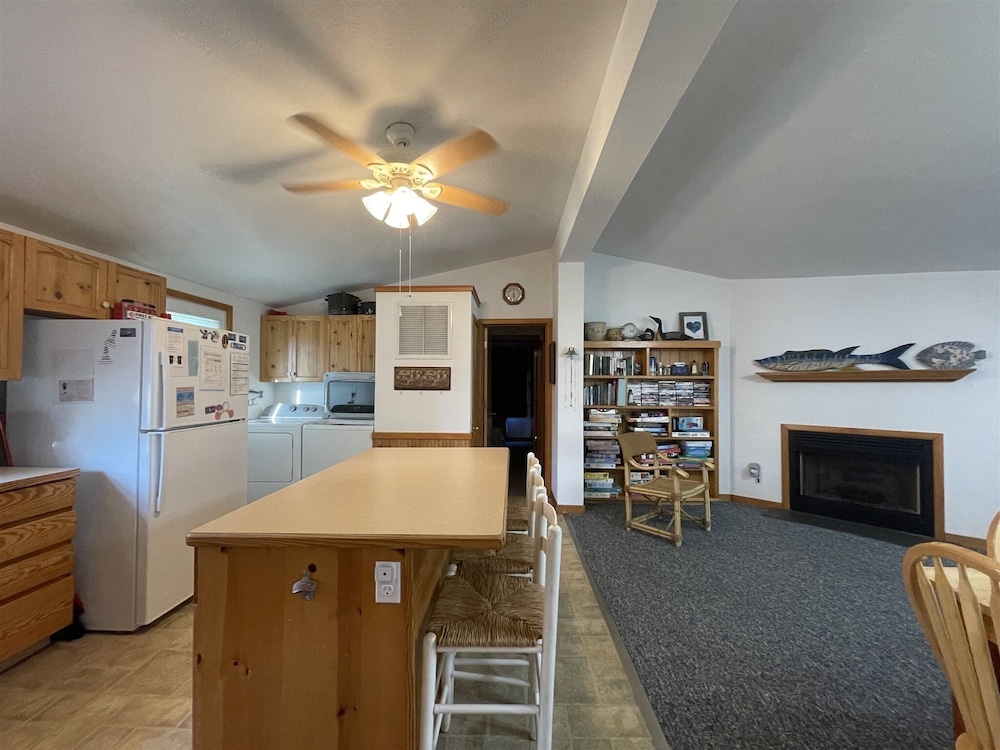 Chasing Sunsets 4 Bedroom Cottage