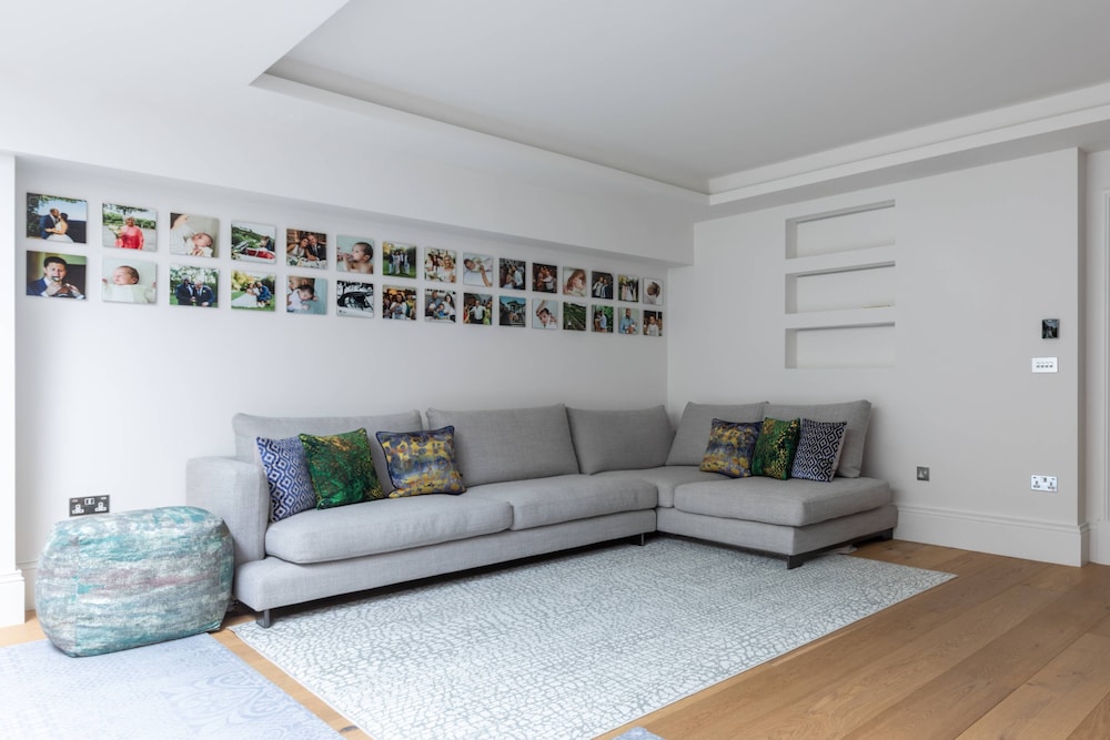 Crondace Road by Onefinestay
