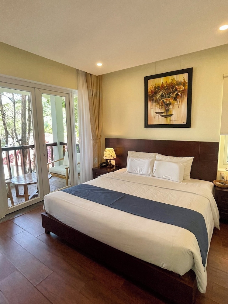 Bounce Beach Hotel & Tien Sa Resort