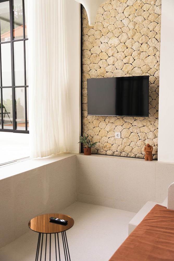 Tropical 2BR Private Villa, 6min Pererenan Beach