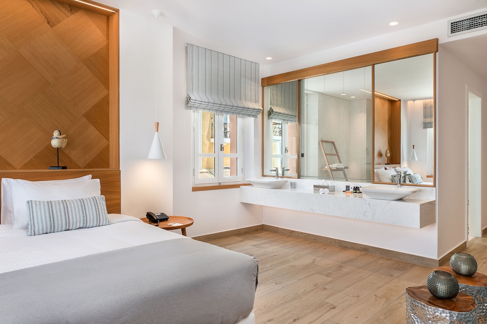 Avra Apartments Venetian Harbour