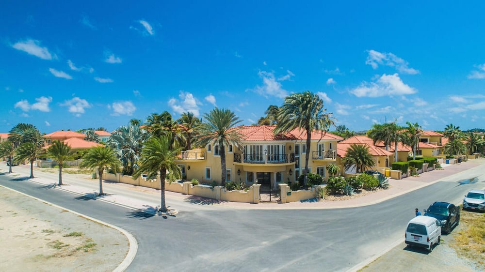Brand NEW 4BR 5BA Villa w Privatepool Seaviews