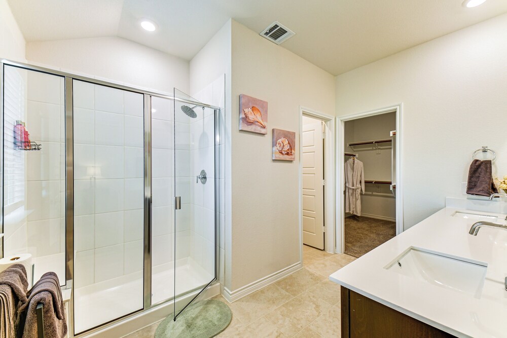 12 Mi to Dtwn Mckinney: Modern Gem w/ Patio & Yard