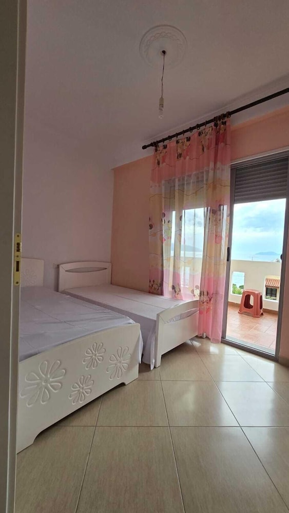 Tirent Apartment - Your Beach Home in Vlorë